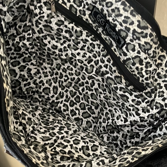 GG Rose, black skull and rose large purse. - Picture 2 of 3